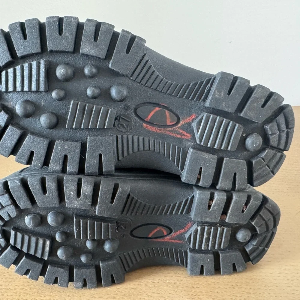 Merence durable black